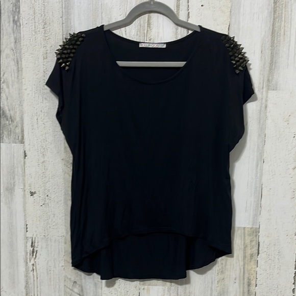 Black Spiked Shoulder Short Sleeve Top Lightweight - Picture 1 of 10
